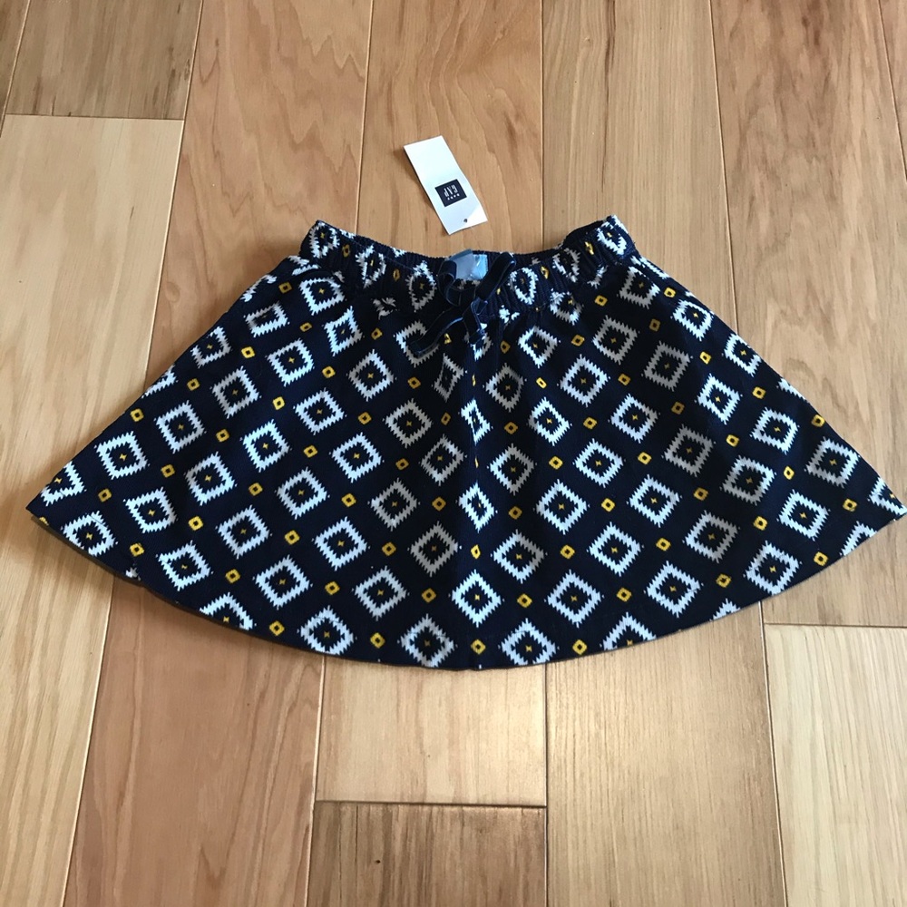 Gap skirt